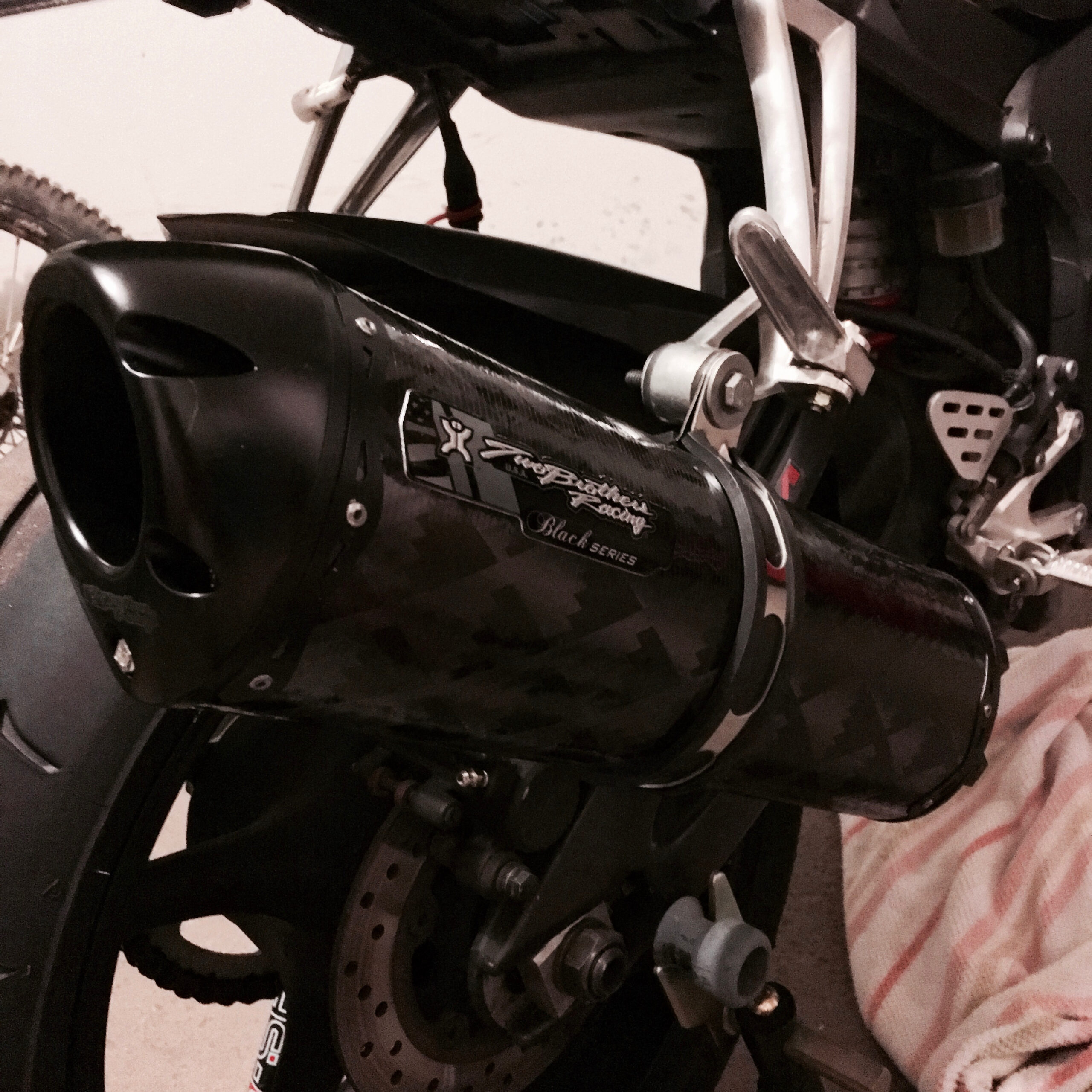 Two Brothers Black Series M-2 Carbon Fiber Exhaust
